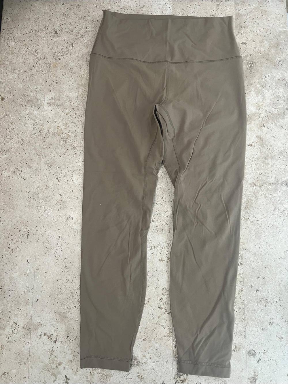 High-Waist Performance Leggings in Olive